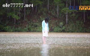 mơ thấy người chết trôi